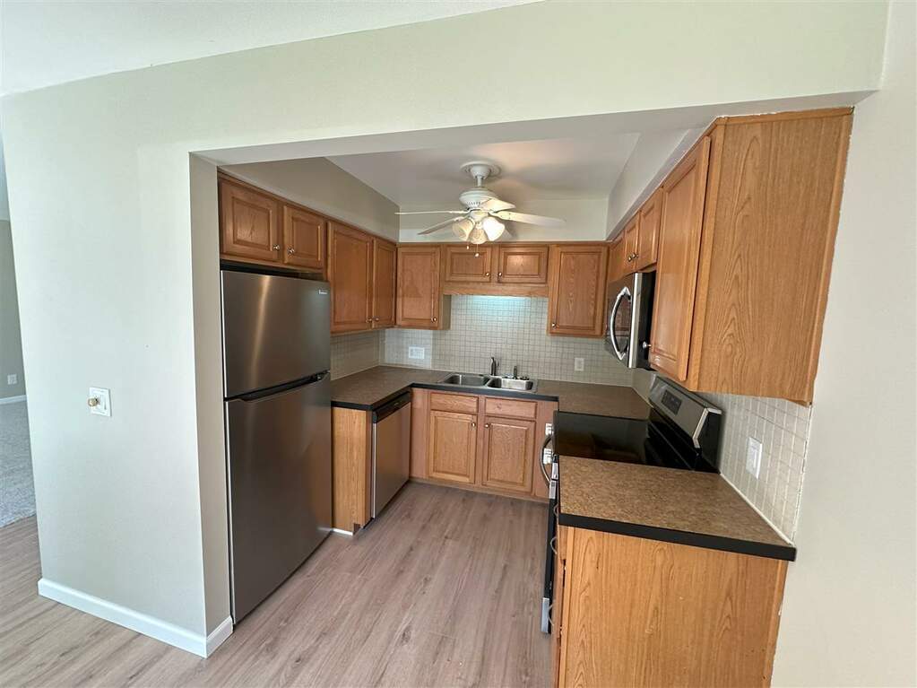 2310 Se Radcliff Village Drive, Grand Rapids, MI 49546 MLS 474287