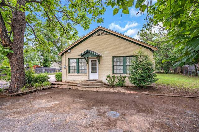 106 S College Street, Lindale, TX 75771, Lindale