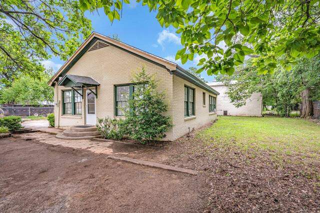 106 S College Street, Lindale, TX 75771 - View 2