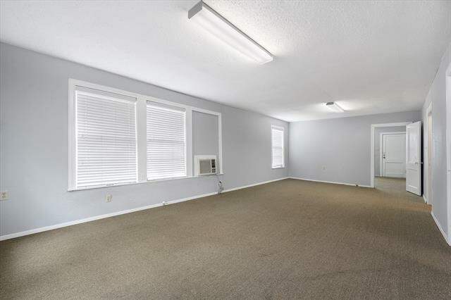106 S College Street, Lindale, TX 75771 - More