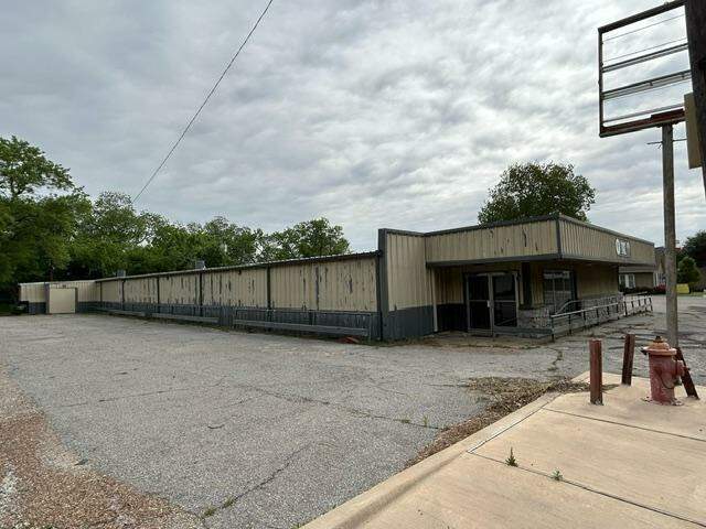 228 W Grand Street, Whitewright, TX 75491 - View 3