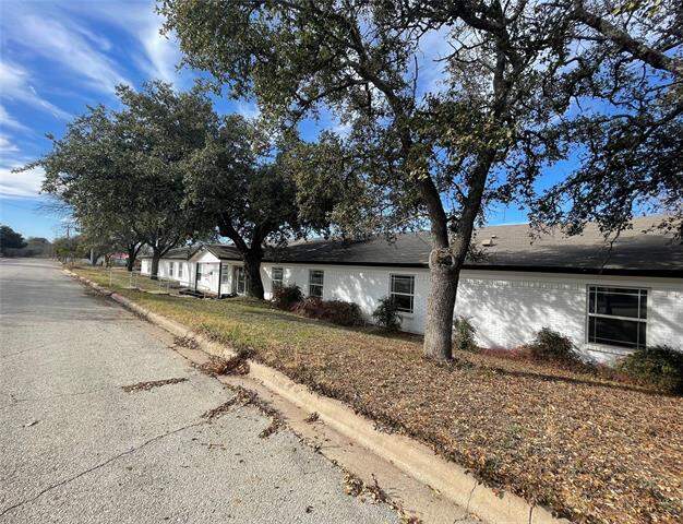 1405 W Storey Street, San Saba, TX 76877 - View 5