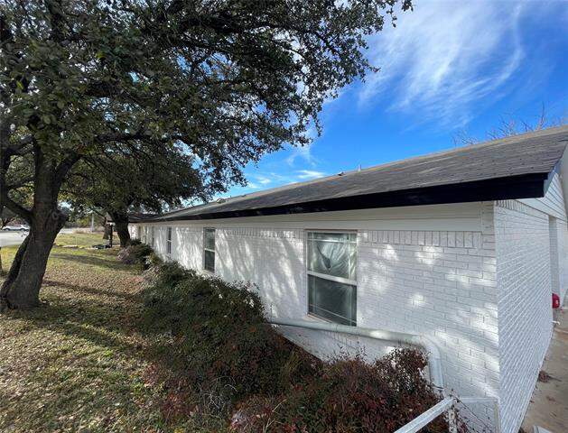 1405 W Storey Street, San Saba, TX 76877 - More