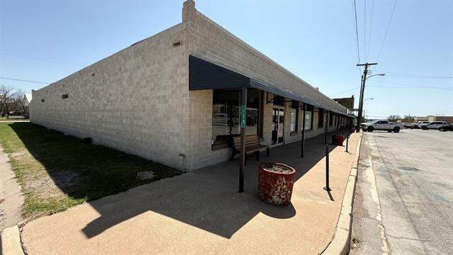 128 N Church Street, Jacksboro, TX 76458 - View 6