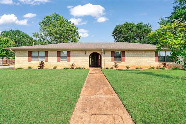 1050 35th Street Ne, Paris, TX 75462, Paris