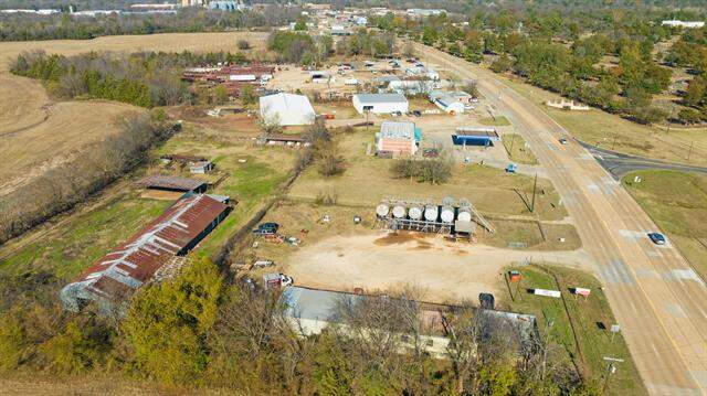 2190 S Church Street, Paris, TX 75460 - More