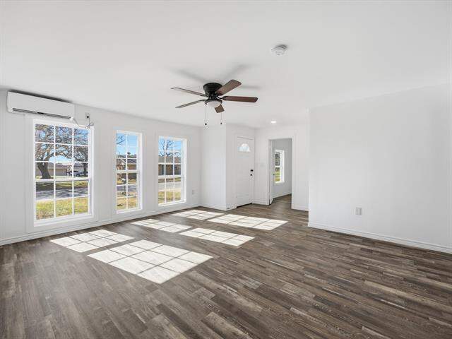 807 Adkins Street, Bowie, TX 76230 - View 6