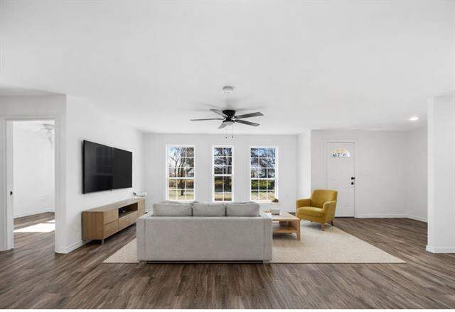 807 Adkins Street, Bowie, TX 76230 - More