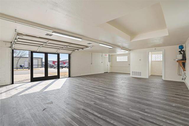 129 N Magnolia Street, Crowley, TX 76036 - View 4