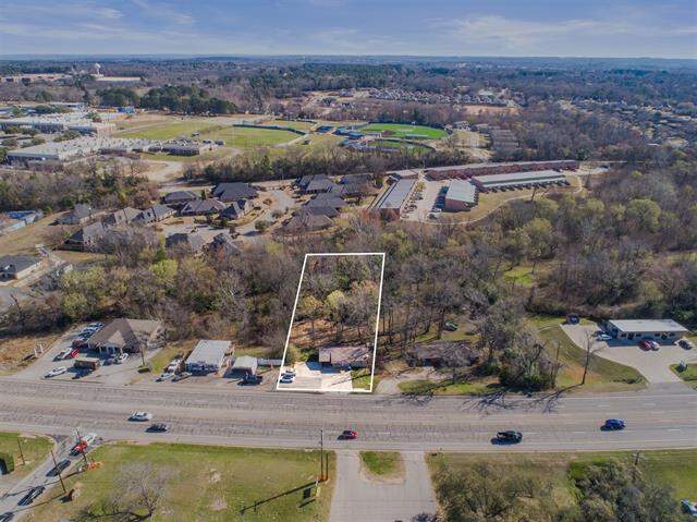1206 S Main, Lindale, TX 75771, Lindale