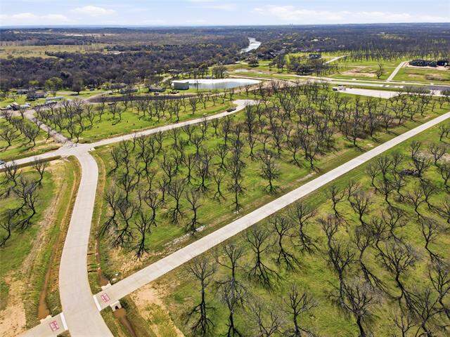 1730 Cirrus Loop, Granbury, TX 76049 - View 2