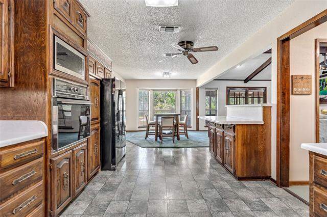 2015 Edgewood Drive, Bridgeport, TX 76426 - View 4