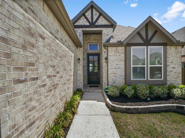 9940 Casa Frontera Drive, Fort Worth, TX 76179 - View 2
