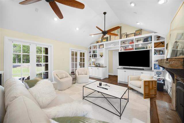 3856 Shorecrest Drive, Dallas, TX 75209 - More
