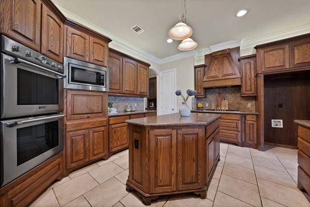 3410 Lake Creek Trail, Mansfield, TX 76063 - View 2