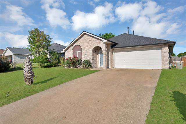 828 Windswept Drive, Cedar Hill, TX 75104 - View 3