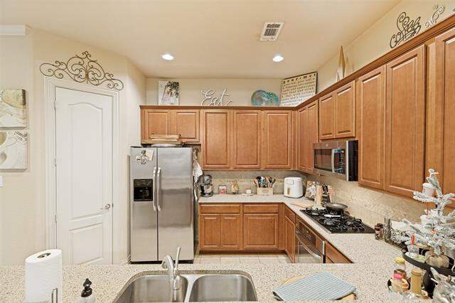 1547 Barksdale Drive, Lewisville, TX 75077 - View 6