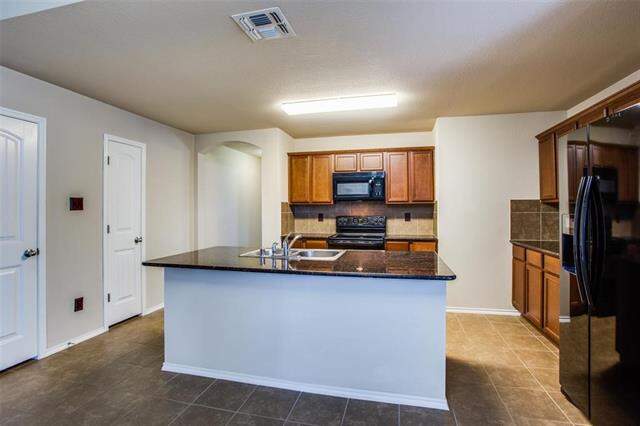 1121 Rainer Drive, Princeton, TX 75407 - View 5