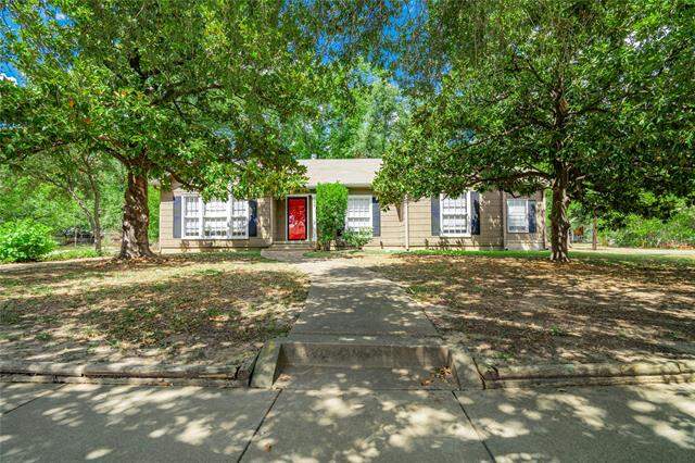 233 E James Street, Wills Point, TX 75169 - View 2