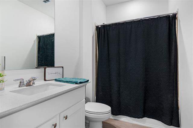321 Sedalia Trail, Justin, TX 76247 - View 3