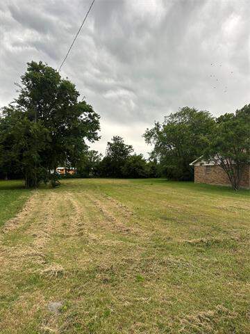 316 E Davis Street, Howe, TX 75459 - View 2
