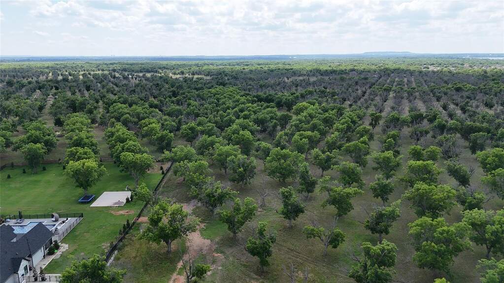 8317 W Landings Road, Granbury, TX 76049, Granbury