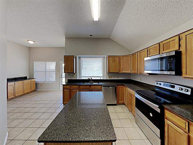 815 Mccomb Lane, Cedar Hill, TX 75104 - View 4