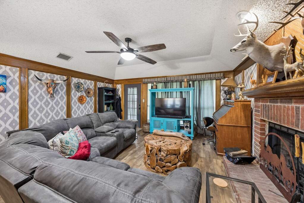 301 Southlake Drive, Forney, TX 75126 - More