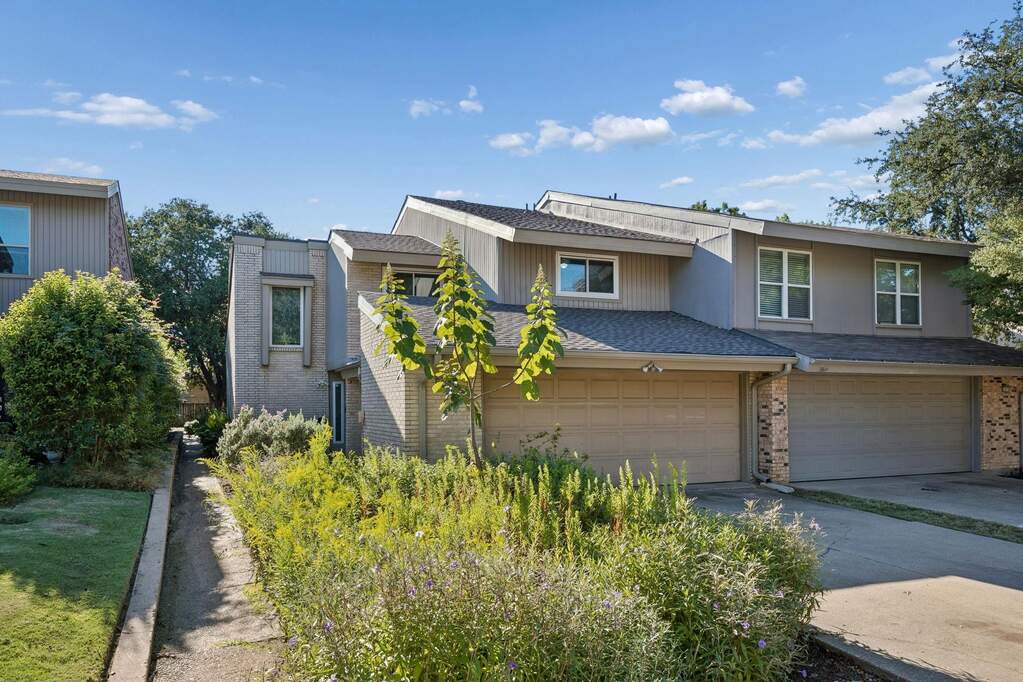 75m0d10 Developer 2958 Country Place Circle, Carrollton, TX 75006 | MLS# 21399586 ...