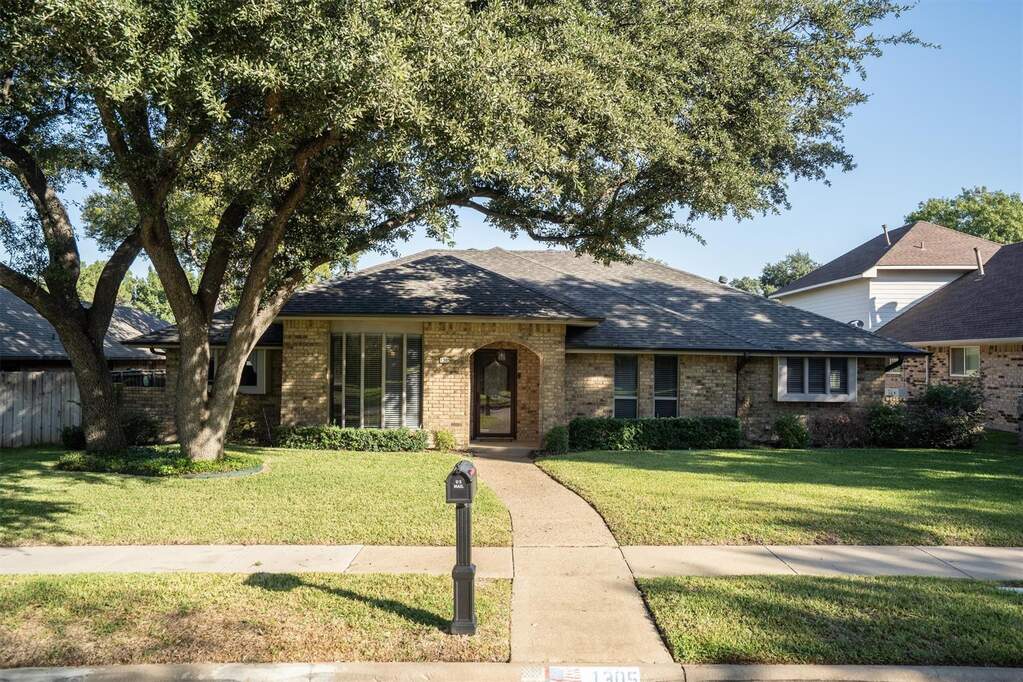 75m0d10 Developer 1305 Stonewood Drive, Carrollton, TX 75006 | MLS# 21403963 ...