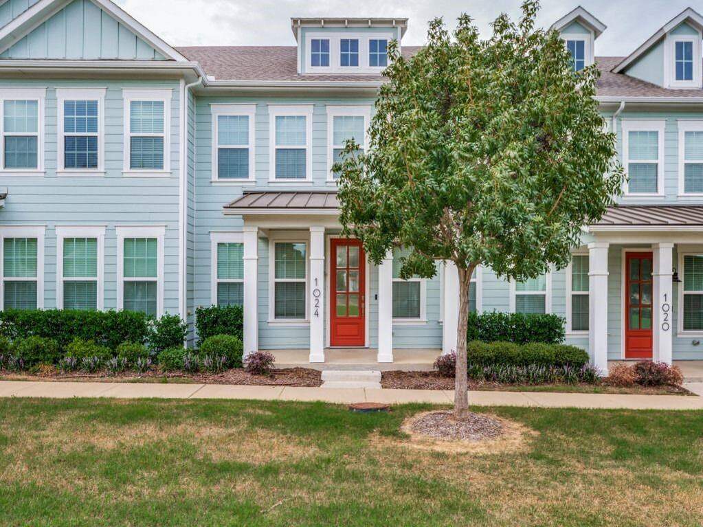 75m0d10 Developer 1024 Thomas Place, Carrollton, TX 75006 | MLS# 21418381 | @properties ...