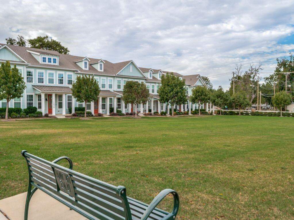 75m0d10 Developer 1024 Thomas Place, Carrollton, TX 75006 | MLS# 21418381 | @properties ...