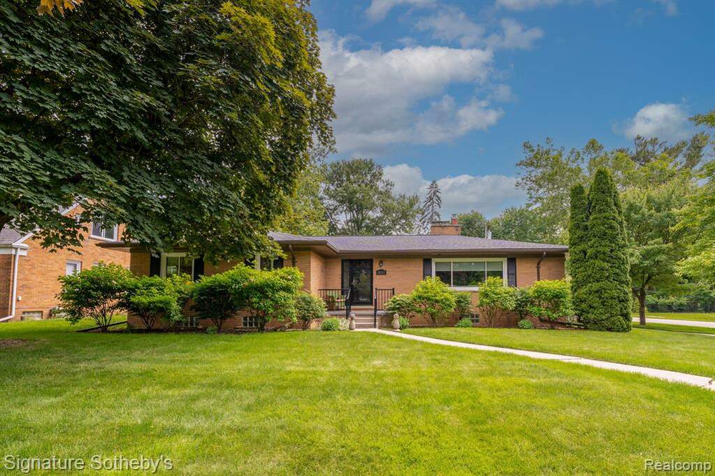 18559 Dolores Avenue, Lathrup Village, MI 48076 MLS 20221005170