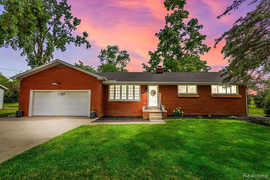 1787 N Custer Road, Monroe, MI 48162 MLS 20221006809 properties