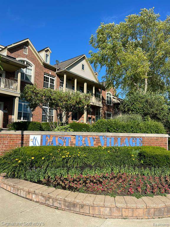 419 Old Pine Way, Walled Lake, MI 48390 MLS 20221016114