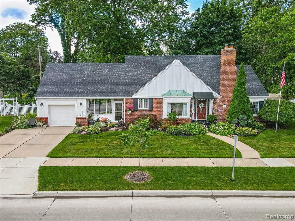 23645 Cherry Hill Street, Dearborn, MI 48124 MLS 20221016954 properties REMI Christie's