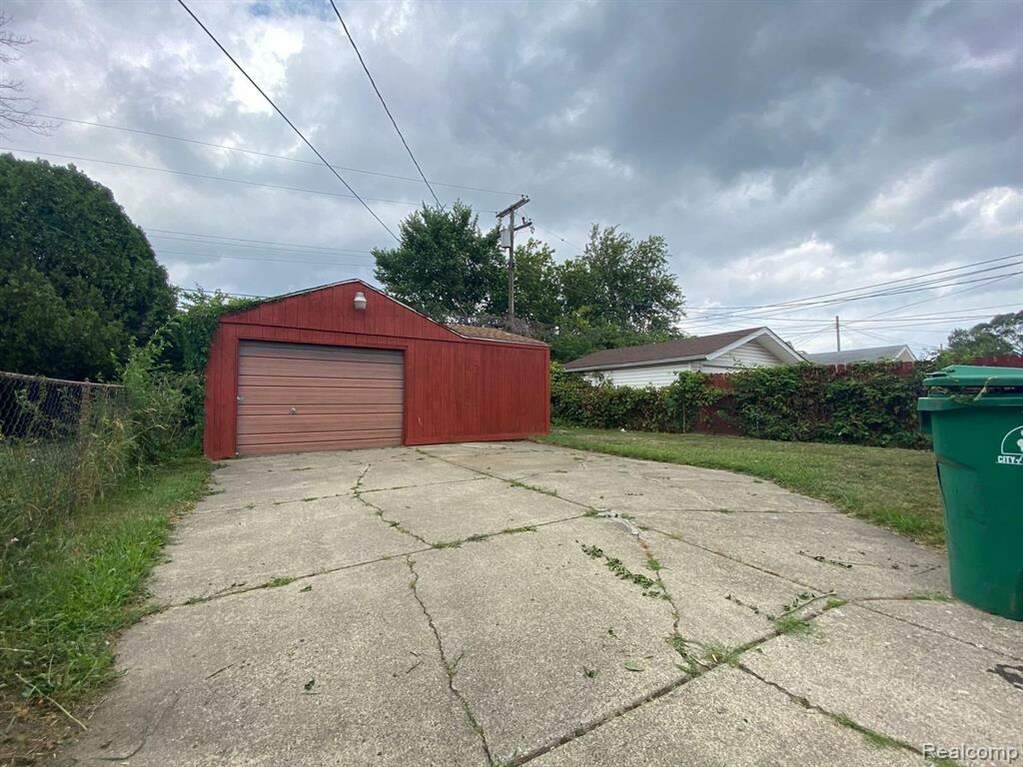 15557 Collinson Avenue, Eastpointe, MI 48021 MLS 20221026144 properties Detroit