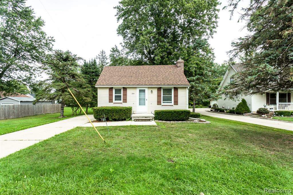 104 S Lester Street, Capac Vlg, MI 48014 MLS 20221037129