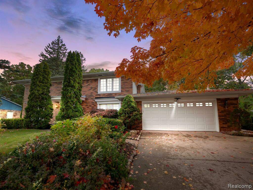 317 Longford Drive, Rochester Hills, MI 48309 MLS 20221052336