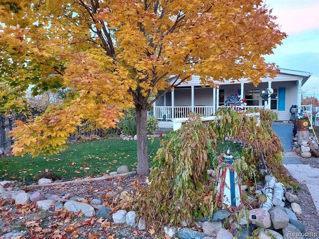 2924 Lakeshore Road, Port Hope Vlg, MI 48468 MLS 20221055050