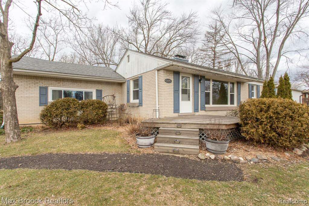 24399 Springbrook Drive, Farmington Hills, MI 48336 MLS 20221056152