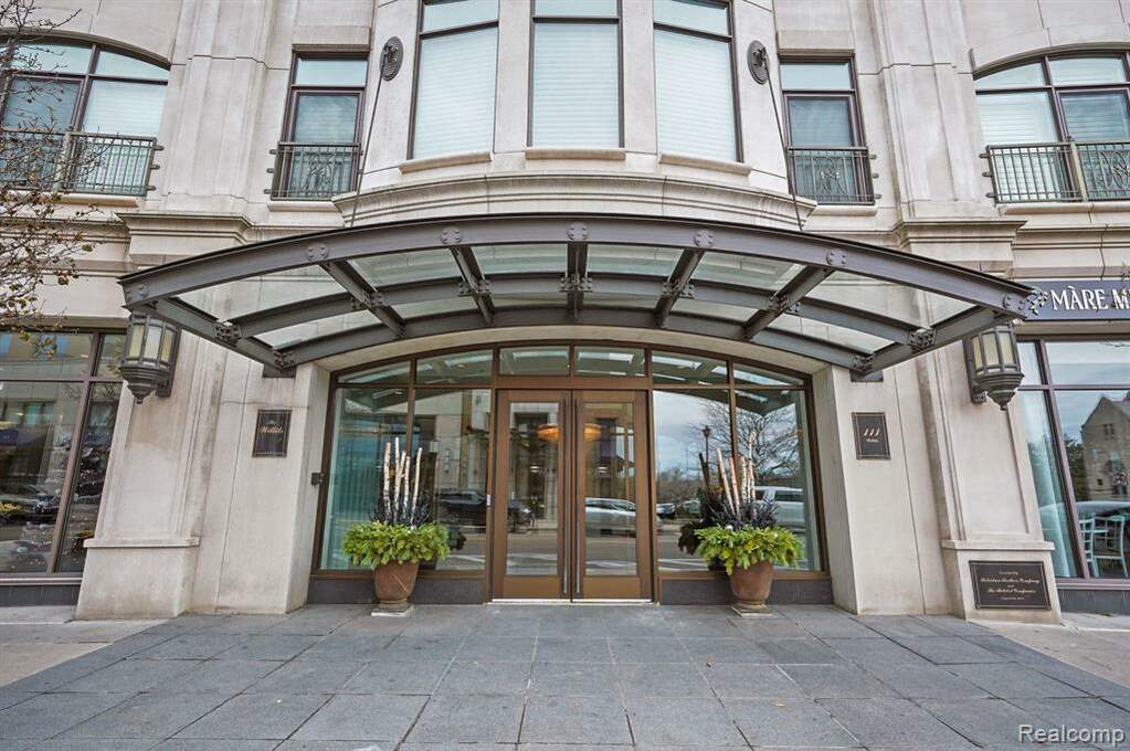 111 Willits Street 212, Birmingham, MI 48009 MLS 20221061435 properties REMI Christie's