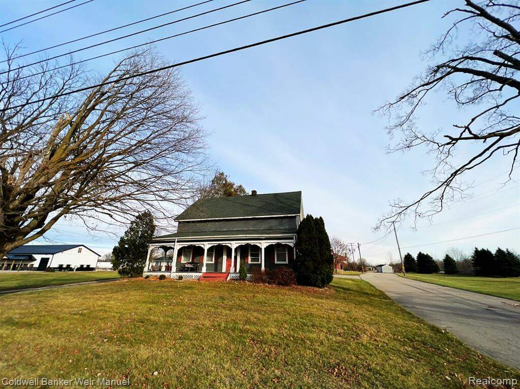 3673 N Van Dyke Road S, Almont Twp, MI 48003 MLS 20221065695 properties Detroit