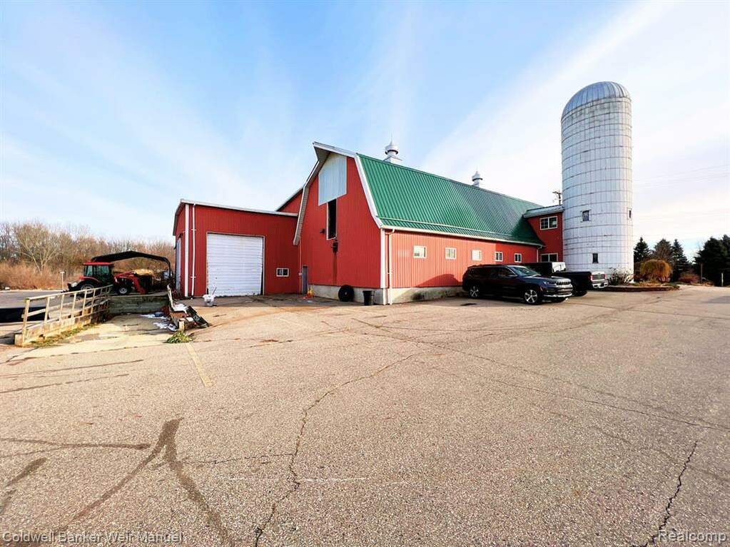 3673 N Van Dyke Road S, Almont Twp, MI 48003 MLS 20221065720