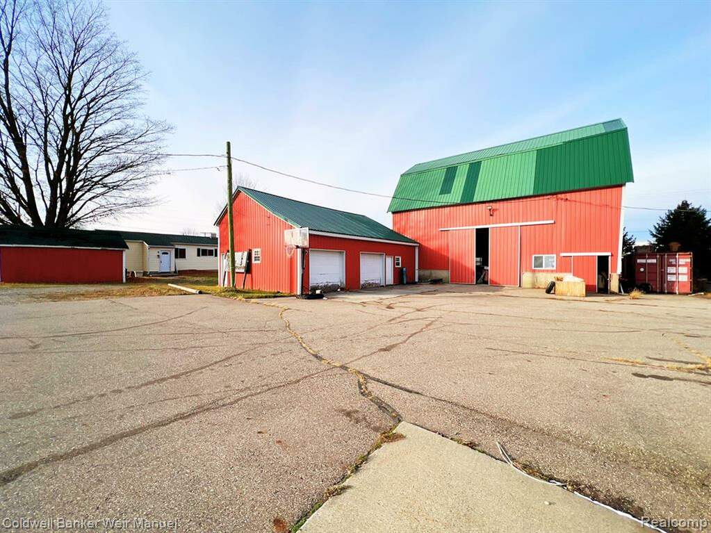 3673 N Van Dyke Road S, Almont Twp, MI 48003 MLS 20221065720