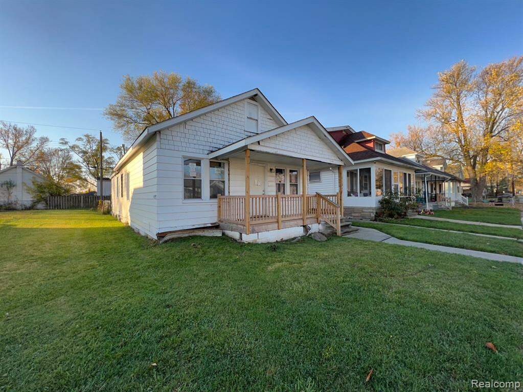 8234 Orchard Avenue, Warren, MI 48089 MLS 20221068454 properties Detroit