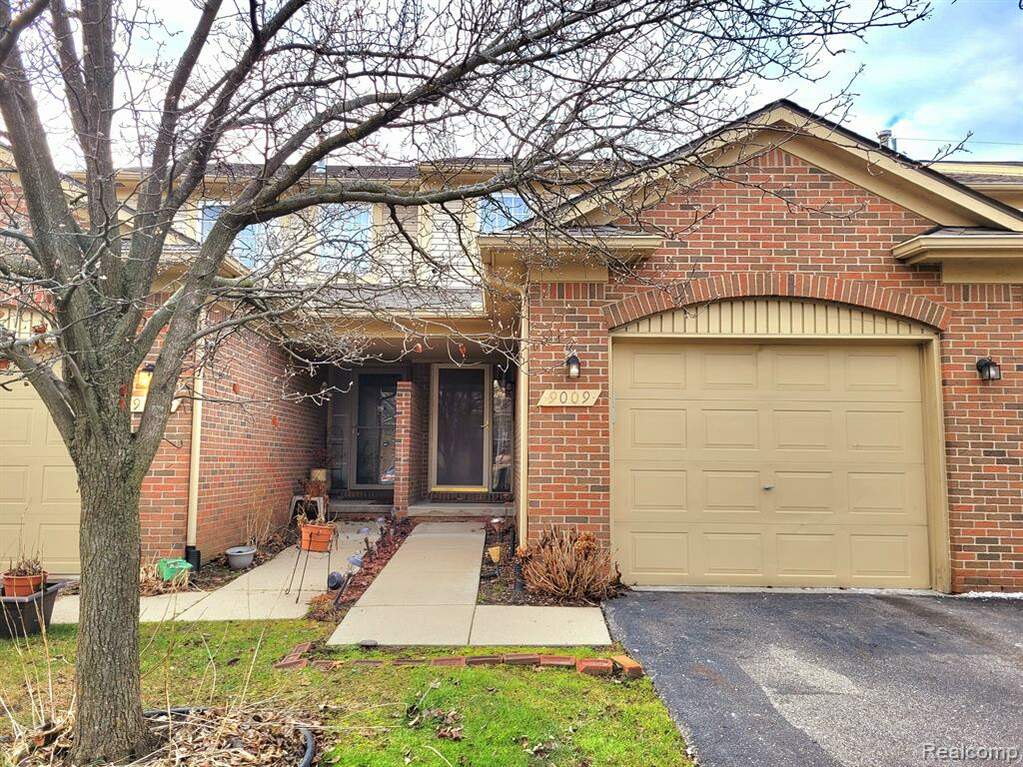 9009 Newport Way 26, Livonia, MI 48150 MLS 20230002368 properties