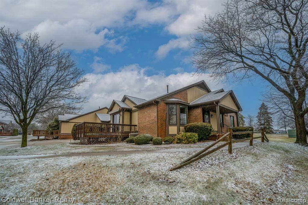 250 Meadow Bridge, Rochester Hills, MI 48307 MLS 20230003148 properties