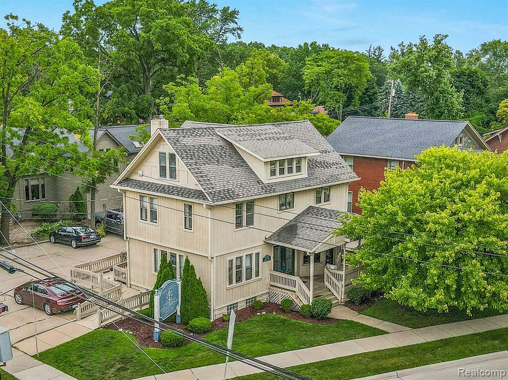 22374 Garrison Street, Dearborn, MI 48124 MLS 20230004264 properties