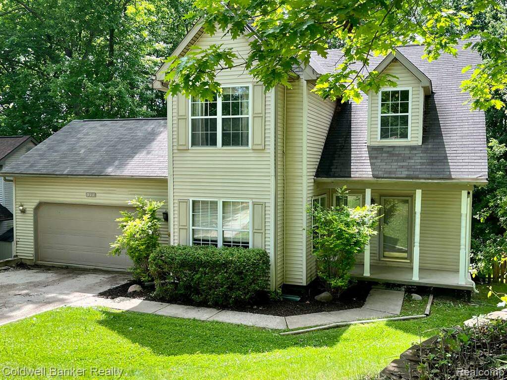 911 Old Hickory Lane, Orion Twp, MI 48362 MLS 20230007614 properties